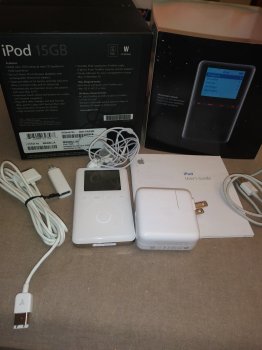 iPod w accessories & box.jpg
